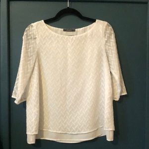 4/$25 White patterned blouse